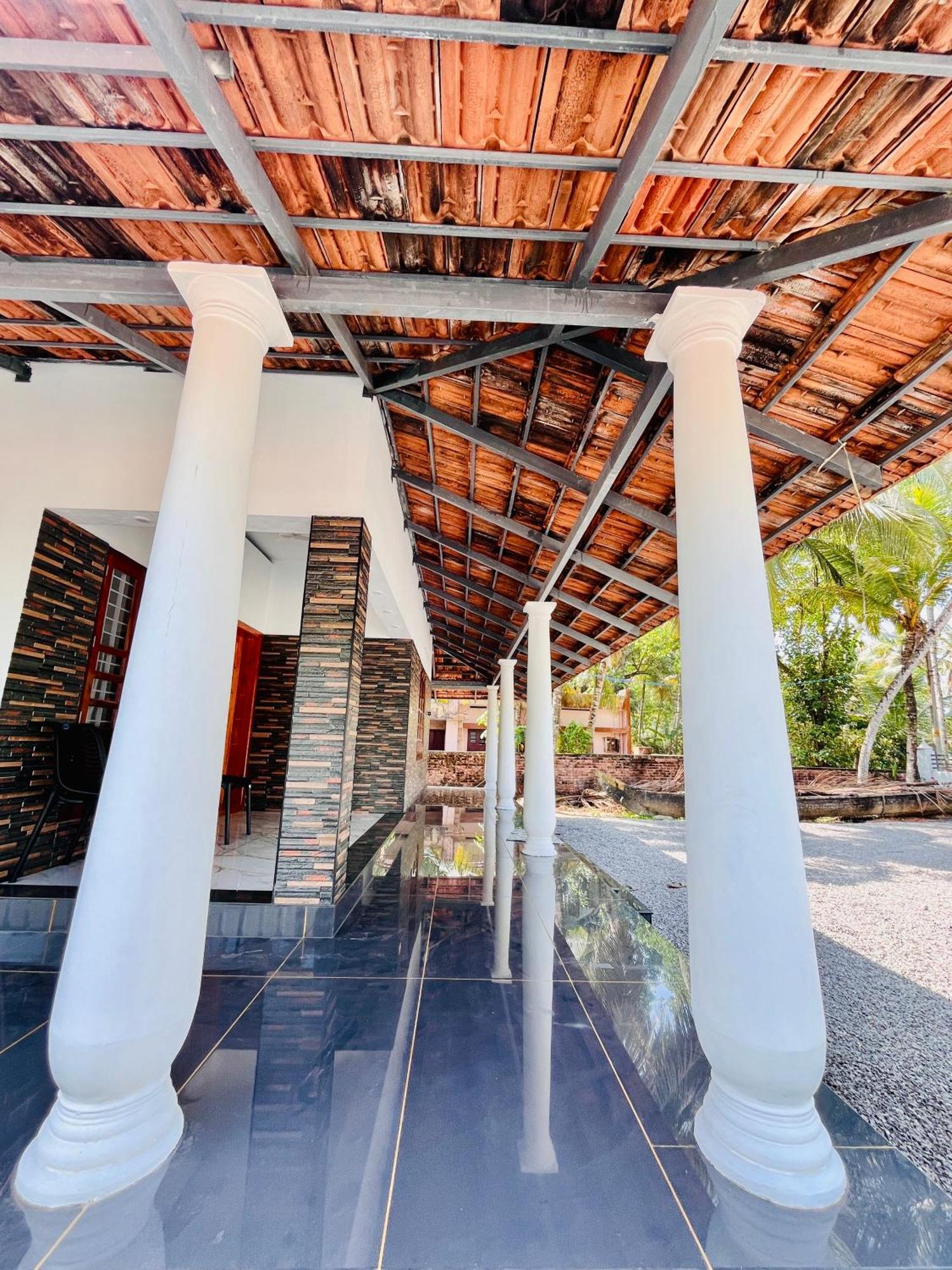 Riverrootsstays Mundrothuruth Экстерьер фото
